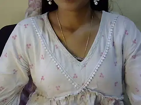 Snapshot of Shab_M chatting on May 5, 2026, 7:49 am Shab M online show from May 5, 2026, 7:49 am