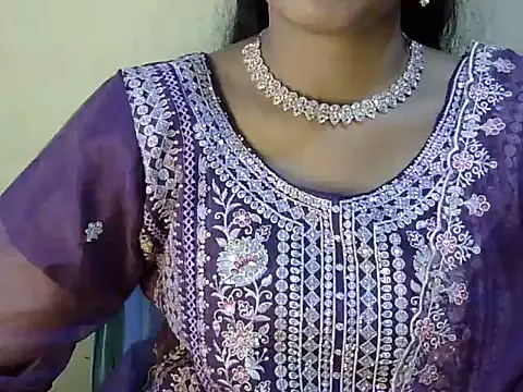 Snapshot of Shab_M chatting on August 5, 2026, 7:11 am Shab M online show from August 5, 2026, 7:11 am