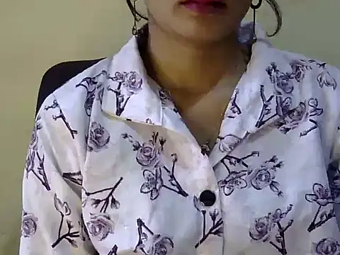 Snapshot of Shab_M chatting on August 6, 2026, 6:15 am Shab M online show from August 6, 2026, 6:15 am