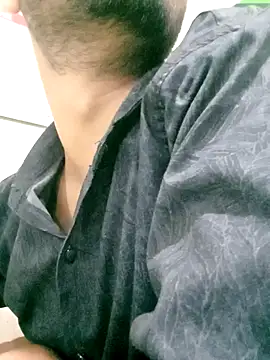 sexeyboy332 online show from July 19, 2026, 4:49 am