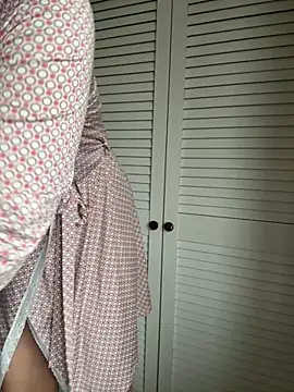 SiennaV online show from February 3, 2026, 11:26 am