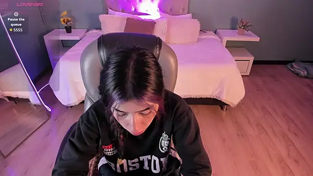 Celeste Rous   online show from March 27, 2026, 12:38 pm