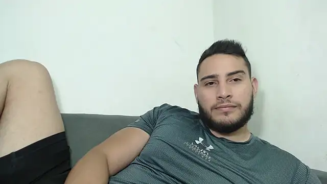 Snapshot of Seank_Noszka chatting on April 26, 2026, 10:40 pm Seank Noszka online show from April 26, 2026, 10:40 pm