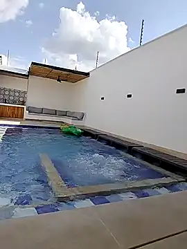 emilyy94 online show from December 17, 2025, 7:31 pm