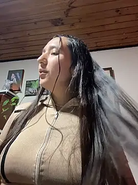 Alix Rousses21 online show from April 3, 2026, 3:26 am