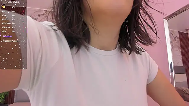 Snapshot of VENUSGREYS1 chatting on December 18, 2025, 12:22 pm VENUSGREYS1 online show from December 18, 2025, 12:22 pm