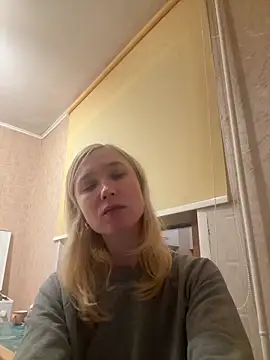 KisJeni online show from December 19, 2025, 5:09 pm