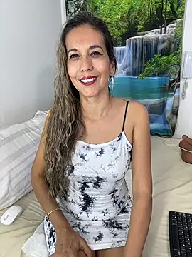 Snapshot of sandrafarrely chatting on February 7, 2026, 3:54 am sandrafarrely online show from February 7, 2026, 3:54 am