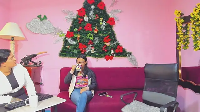 LesbianCouple02 online show from December 15, 2025, 12:31 pm