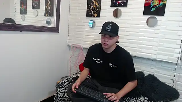 Dylan fooxx online show from December 15, 2025, 7:29 pm