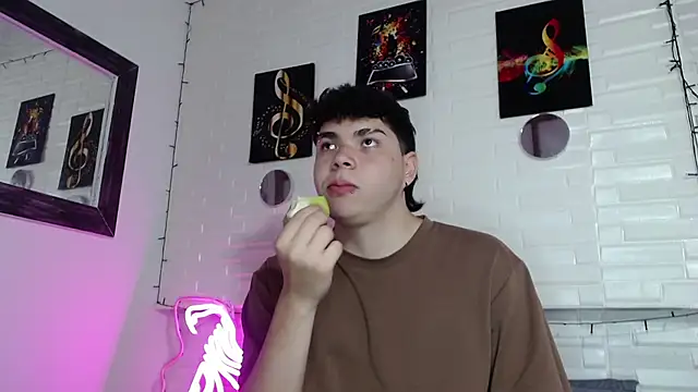 Dylan fooxx online show from December 17, 2025, 7:42 pm