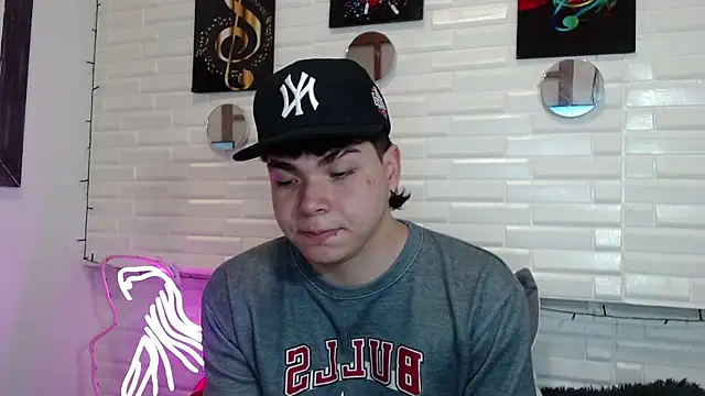 Dylan fooxx online show from December 20, 2025, 7:32 pm