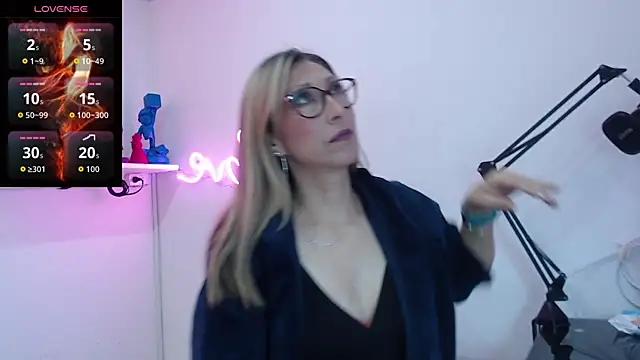 Snapshot of Scarlett_079 chatting on January 13, 2026, 11:48 am Scarlett 079 online show from January 13, 2026, 11:48 am