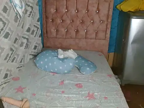 Snapshot of caro_lil chatting on February 19, 2026, 6:20 am caro lil online show from February 19, 2026, 6:20 am