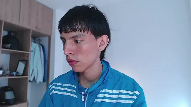 Snapshot of andrew_courtzz chatting on February 6, 2026, 8:01 pm andrew courtzz online show from February 6, 2026, 8:01 pm