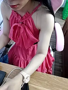  MyNa  online show from December 18, 2025, 1:39 pm