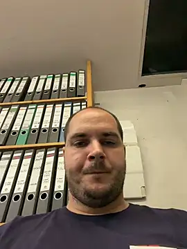 Snapshot of GeilerFinn95 chatting on June 17, 2026, 4:52 pm GeilerFinn95 online show from June 17, 2026, 4:52 pm