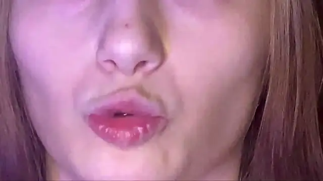 Cleonoth2o online show from March 12, 2026, 6:14 pm