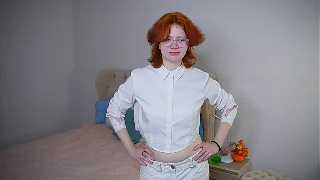 Snapshot of DainaDavignon chatting on December 19, 2025, 4:41 am DainaDavignon online show from December 19, 2025, 4:41 am