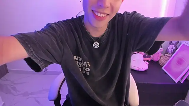 Jasson    online show from December 15, 2025, 2:21 pm