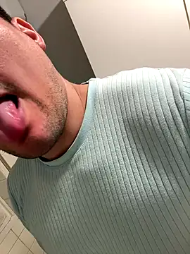 CharlyAlfa22 online show from December 21, 2025, 9:44 pm