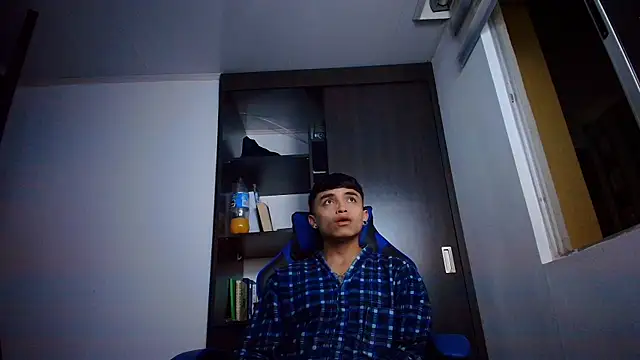 NoahGun  online show from December 19, 2025, 7:48 am