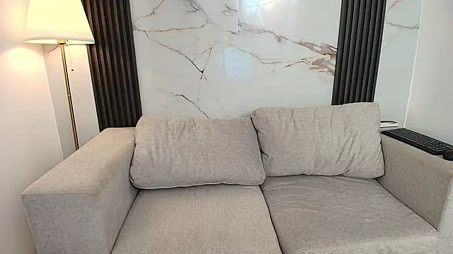 AprillRoss online show from December 15, 2025, 12:31 pm