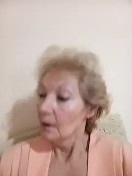 Snapshot of Calypso-Loove chatting on December 17, 2025, 11:38 am Calypso-Loove online show from December 17, 2025, 11:38 am