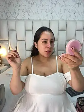 Snapshot of LissaBaker chatting on January 8, 2026, 11:29 pm LissaBaker online show from January 8, 2026, 11:29 pm