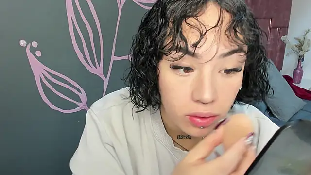 Snapshot of Kiara_Fox__ chatting on May 8, 2026, 8:03 pm Kiara Fox online show from May 8, 2026, 8:03 pm