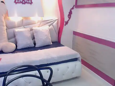 Snapshot of Lis_Pearson chatting on January 9, 2026, 7:04 pm Lis Pearson online show from January 9, 2026, 7:04 pm