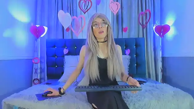 Snapshot of Lis_Pearson chatting on February 7, 2026, 3:43 am Lis Pearson online show from February 7, 2026, 3:43 am