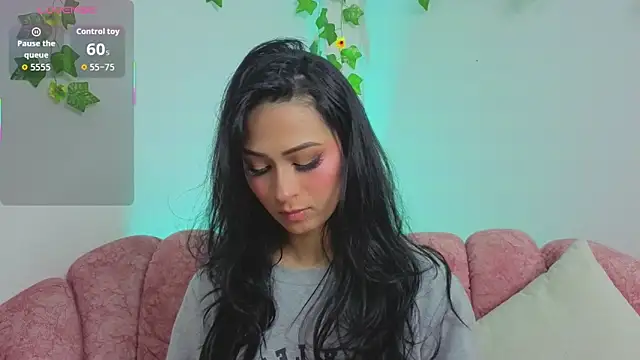 Snapshot of Madison_Cortes chatting on December 15, 2025, 9:52 pm Madison Cortes online show from December 15, 2025, 9:52 pm