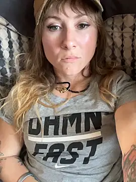 alluringpixie online show from March 26, 2026, 2:11 pm