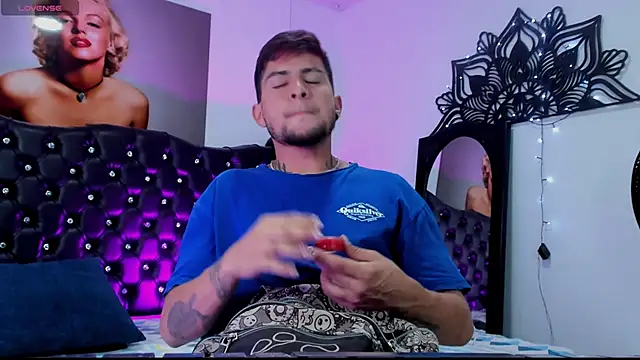 Snapshot of vaalentiino chatting on December 14, 2025, 10:25 pm vaalentiino online show from December 14, 2025, 10:25 pm