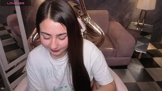 Kattia mystic b online show from December 18, 2025, 7:53 pm