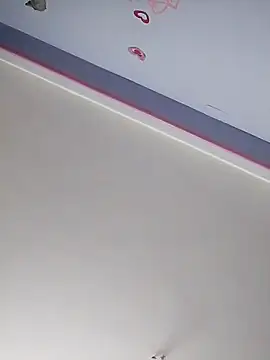 daisytaylorx1 online show from March 12, 2026, 6:25 pm