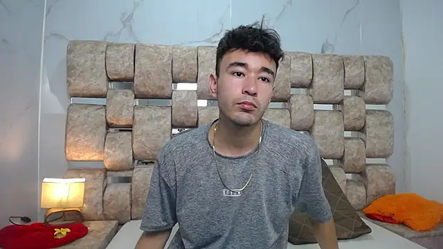 KathyAiden online show from April 8, 2026, 2:28 pm