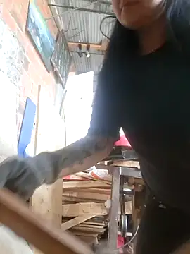 Snapshot of Magenta_Moon chatting on December 17, 2025, 8:26 pm Magenta Moon online show from December 17, 2025, 8:26 pm