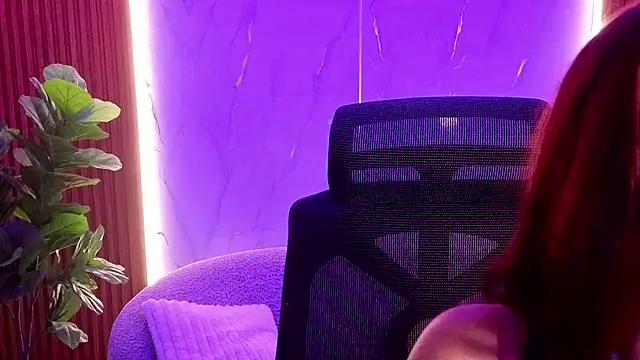 scarlettvg online show from December 17, 2025, 4:29 am