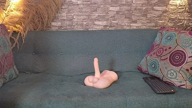 scarlettvg online show from December 18, 2025, 4:29 am