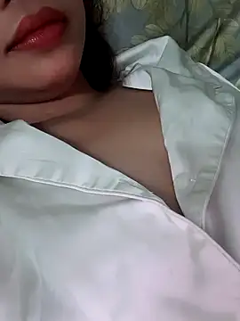 -Moon-20 online show from December 18, 2025, 1:28 pm