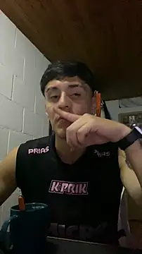 Snapshot of JhonCas44 chatting on December 17, 2025, 4:07 am JhonCas44 online show from December 17, 2025, 4:07 am