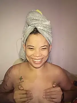 Cinpussie89 online show from June 6, 2026, 1:27 pm
