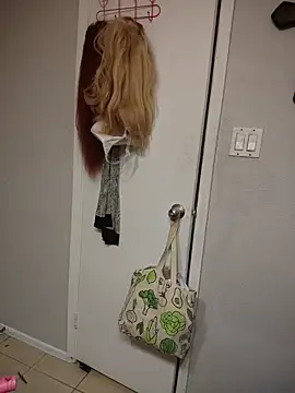 SpiderRose online show from January 13, 2026, 4:01 pm