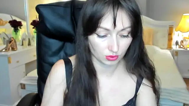 RosiAlina online show from May 13, 2026, 6:44 am
