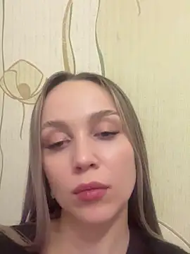 Snapshot of AnnaRow chatting on December 14, 2025, 7:29 pm AnnaRow online show from December 14, 2025, 7:29 pm