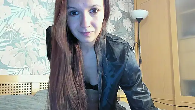 OliviaMuur online show from December 15, 2025, 5:28 pm