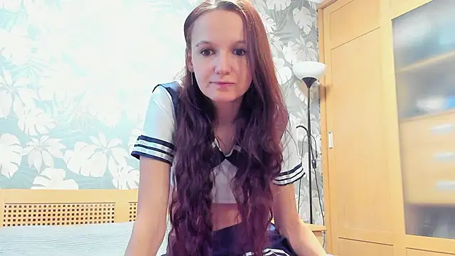 OliviaMuur online show from February 3, 2026, 5:05 am