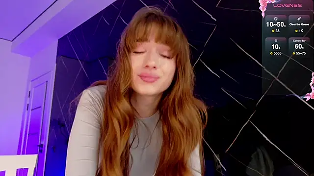 Snapshot of AlessiaBlisss chatting on December 14, 2025, 7:58 am AlessiaBlisss online show from December 14, 2025, 7:58 am